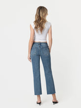 Load image into Gallery viewer, The Kassia Straight Cut Jeans