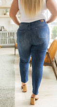 Load image into Gallery viewer, Judy Blue Boyfriend Jeans