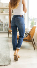 Load image into Gallery viewer, Judy Blue Boyfriend Jeans
