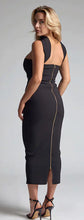Load image into Gallery viewer, Très Chic Midi Dress