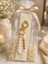 Load image into Gallery viewer, Mama Pearl Keychain
