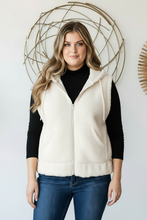 Load image into Gallery viewer, Creamy Faux Fur Vest (Curvy Collection)