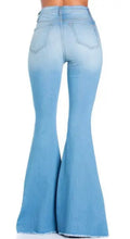 Load image into Gallery viewer, Frayed Flared Jeggings