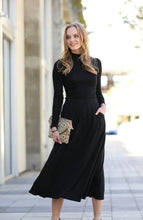 Load image into Gallery viewer, Perfect Pocketed Pleated Skirt