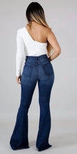 Load image into Gallery viewer, Destroyed Dark Flare Jeans