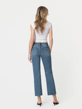 Load image into Gallery viewer, The Kassia Straight Cut Jeans
