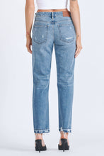 Load image into Gallery viewer, Boyfriend Tuesday Straight Jeans
