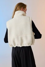 Load image into Gallery viewer, The Emily Reversible Contrast Sherpa Vest
