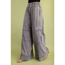 Load image into Gallery viewer, Mineral Washed Cargo Wide Leg Pants
