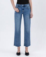Load image into Gallery viewer, The Kassia Straight Cut Jeans

