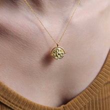 Load image into Gallery viewer, GOLD MEDALLION NECKLACE
