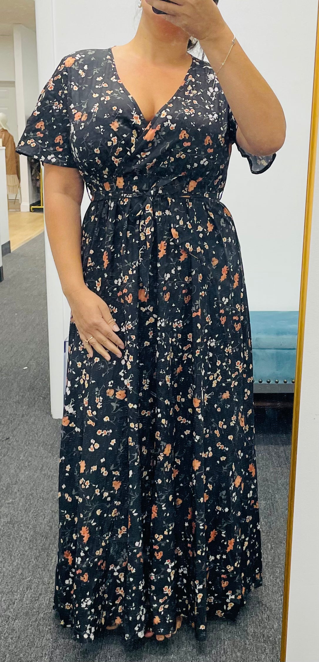Fall-ing in Love Floral Maxi Dress M Fall-ing in Love Floral Maxi Dress M
