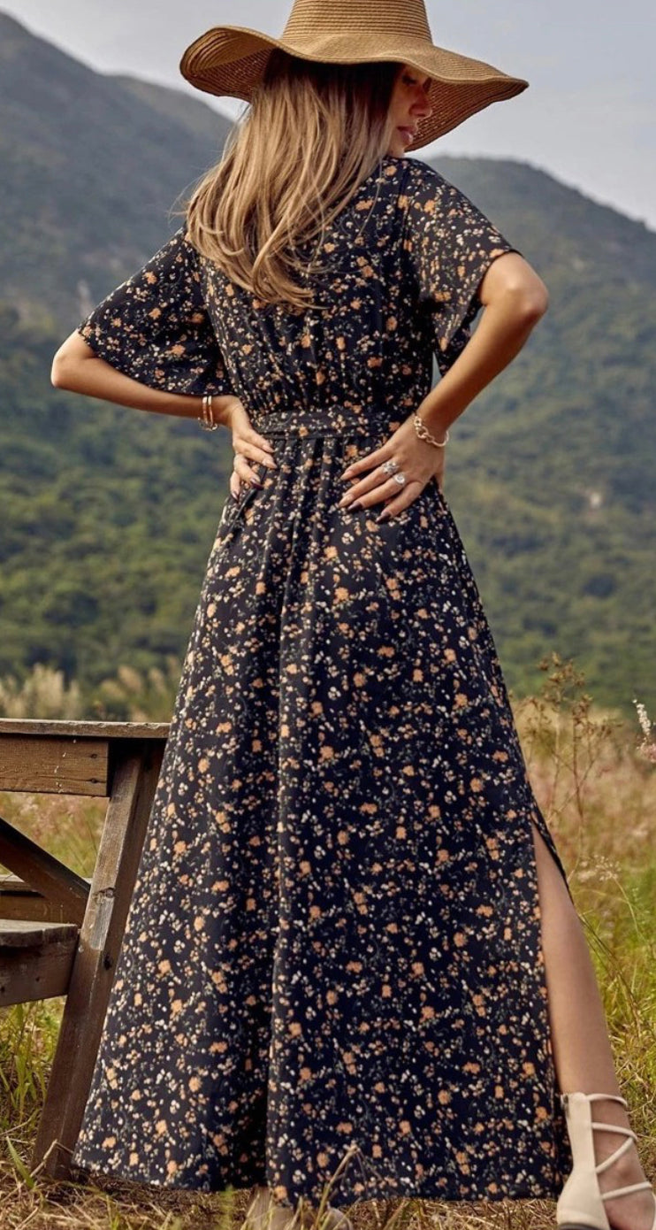 Fall-ing in Love Floral Maxi Dress M