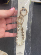 Load image into Gallery viewer, Mama Pearl Keychain
