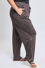 Load image into Gallery viewer, Fierce &amp; Fun Wide Leg Pant (Curvy Collection)
