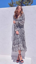 Load image into Gallery viewer, Gatsby Chic Boho Dress
