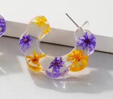 Load image into Gallery viewer, Presh Pressed Floral Earrings (2 colors available)
