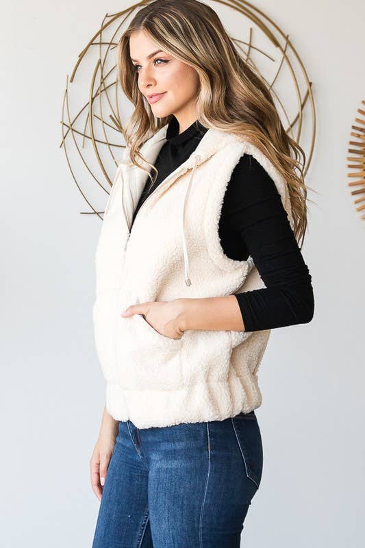 Creamy Faux Fur Vest (Curvy Collection)