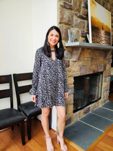 Load image into Gallery viewer, Poetic Shift Dress
