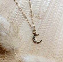 Load image into Gallery viewer, Desert Moon Short Necklace
