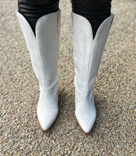 Load image into Gallery viewer, Ain’t My First Rodeo White Western Boots
