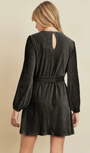 Load image into Gallery viewer, Velvet Tunic Dress
